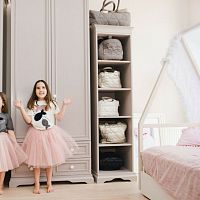 Traditional shelf woodenbedroomwith storage compartment