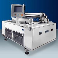 Horizontal molder