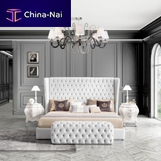 Double bed Hermes traditionalupholsteredwith tufted headboard