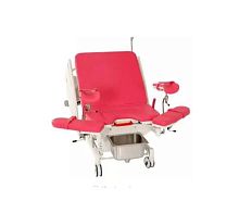 Electric delivery table on casterswith footrest