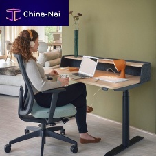 Free-standing desk se:deskcontemporarymetalfelt