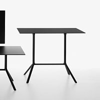 Contemporary table MIURAMDFmetalHPL