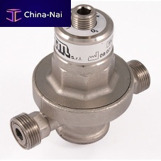 Medical gas pressure reducer 2009two-stage