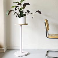 Contemporary side table Trissepowder-coated steelpowder-coated steel baseround