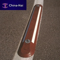 Bicycle road stud VELOCITEpathway