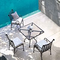 Traditional pedestal table KROSStempered glassaluminum basesquare
