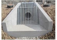 Reinforced concrete head wall precast