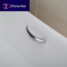 Chromed metal grab bar Handlescurvedsurface-mountedcommercial