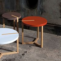 Contemporary side table TRIOLEToakoak baseround