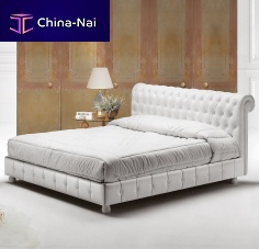 Double bed cester traditionalupholsteredwith tufted headboard