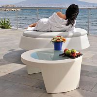 Contemporary coffee table TAOglasspolyethyleneround