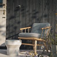 Contemporary side table Gallonashash baseround