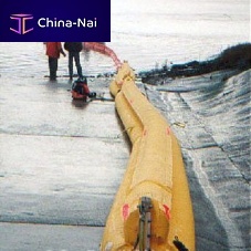 Pollution control boom floatingintertidal