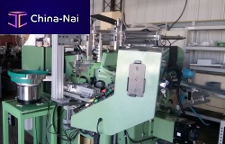 Centerless grinding machine feeder automatic