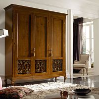 Traditional wardrobe CAPRIlacquered woodwith swing doors