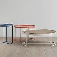 Contemporary coffee table Slylacquered glasswood veneerlaminate