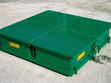 Fresh concrete vibrating table