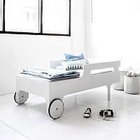 Single bed Rcontemporarychild'son casters