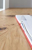 Contemporary desk SINUSoakwith shelf