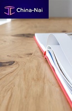 Contemporary desk SINUSoakwith shelf