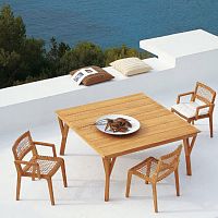 Contemporary table SYNTHESISteakteak basesquare