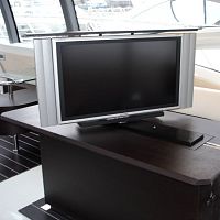 Motorized lift system for TV TM/TS Serieswith rotating base