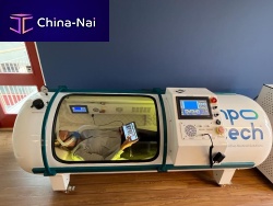 Oxygen therapy hyperbaric chamber TROJANon castersmonoplace