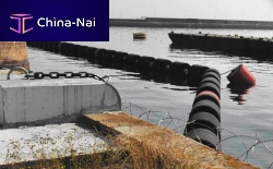 Pollution control boom floatingfor harbor