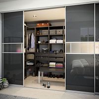 Contemporary walk-in wardrobe woodenwith sliding door