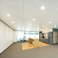 Metal suspended ceiling SPECTRA M/Kpanelfor officeindoor
