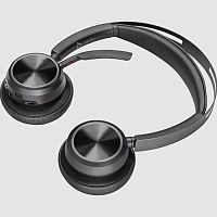 General aviation headset VOYAGER FOCUS 2for passengerscorded