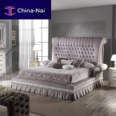 Double bed QUEEN traditionalupholsteredwith tufted headboard