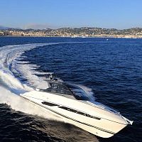 Cruising motor yacht 52hard-topIPS3-cabin