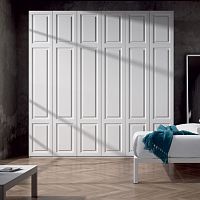 Traditional wardrobe VINTAGEglossy lacquered woodwith swing doors