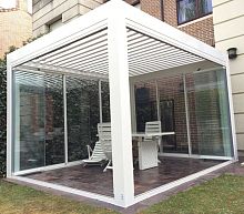 Wall-mounted pergola SEESKY-BIO self-supportingmetalwith mobile slats