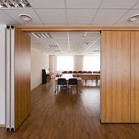 Wooden partition ALATAR Ssliding and stackingaluminumfor offices