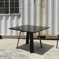Contemporary table SEUNwengewenge basesquare