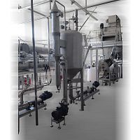 Vacuum deaerator for the food industry