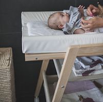 Wooden changing table KENSINGTONwith poston casters