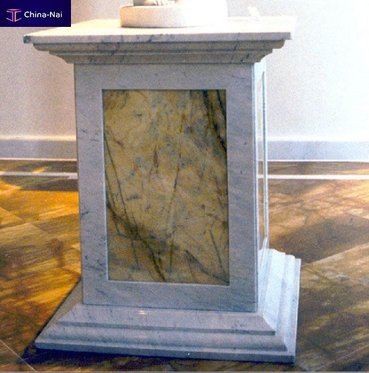 											Pedestal