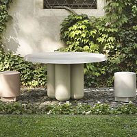 Contemporary table GIUDECCAconcreteconcrete baseround