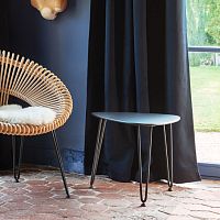 Contemporary side table ROZYHPLpowder-coated steel basetriangular