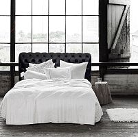 Double bed Chesterfieldupholsteredwith headboard